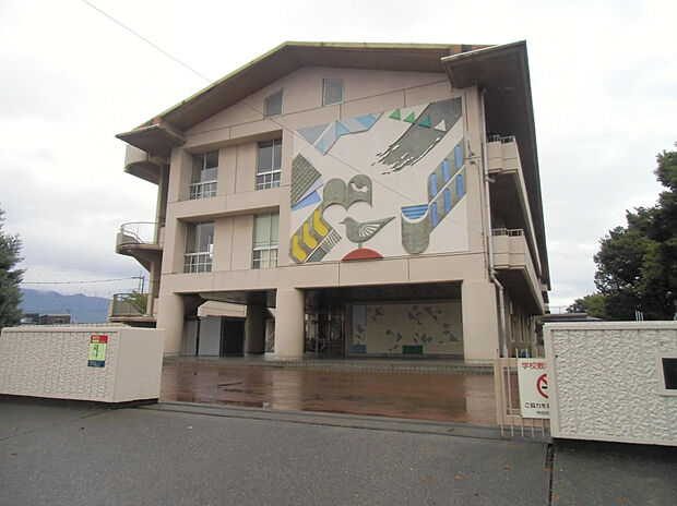 大国小学校(約1,445m)