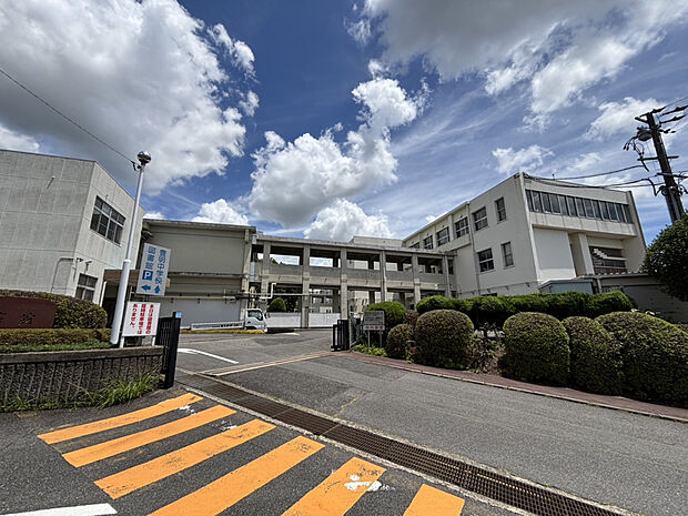 豊明中学校（約1,055m）