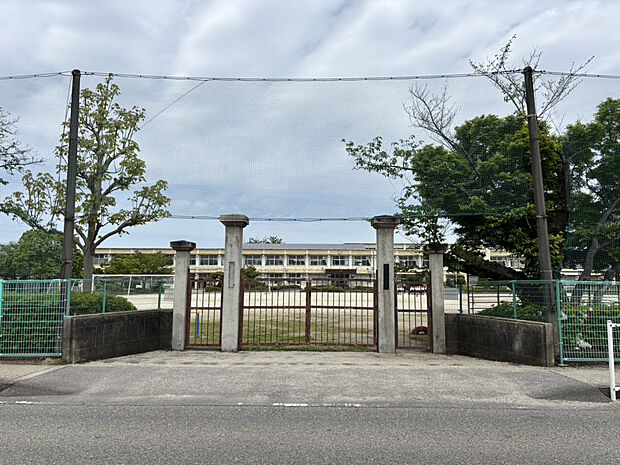 北里小学校（約426m）