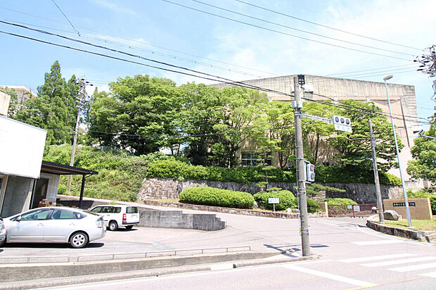 東郷町立東郷中学校（約1,895m）