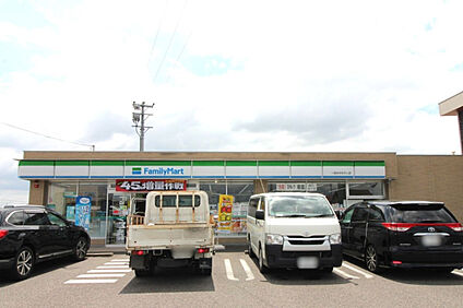 ファミリーマート一宮ゆぎおろし店 750m