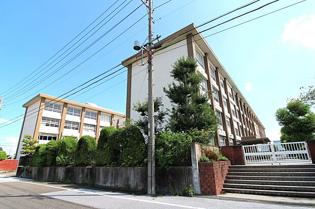 一宮市立西成東部中学校（約2,000m）