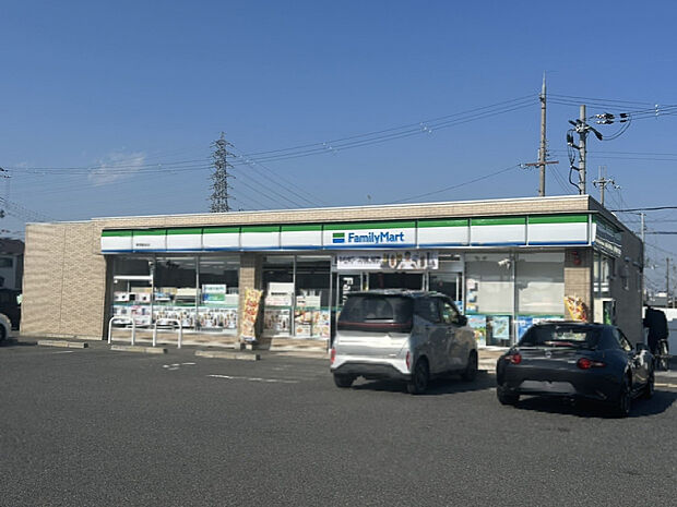 ファミリーマート野州冨波店（約600m）