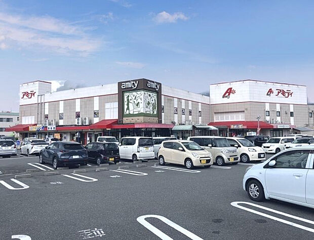 アミティ亀岡ショッピングセンター(約166m)