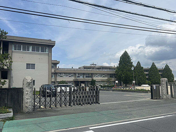 守山市立河西小学校(約2,200m)
