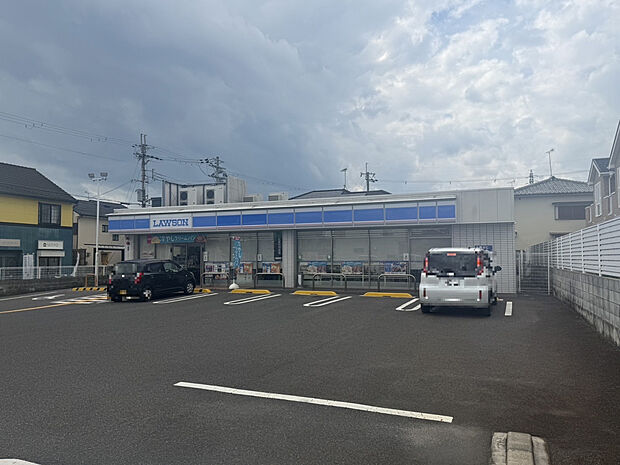 ローソン栗東市綣五丁目店（約237m）