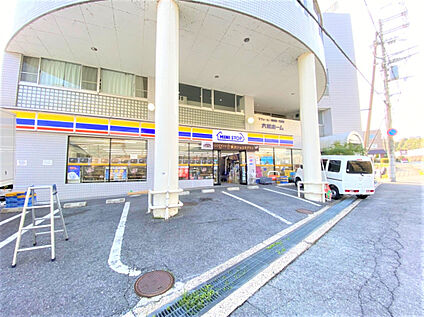 ミニストップ帝塚山6丁目店 17m