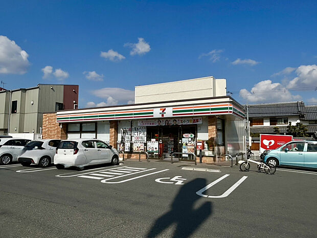 セブンイレブン香芝西真美店（約195m）