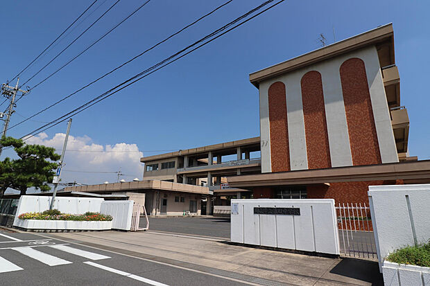 藤田中学校(約4,100m)