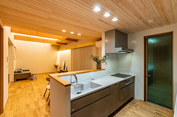 【LDK(6)】夜のキッチン