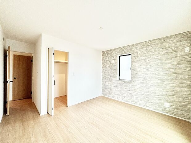 アクセントクロスがお部屋全体を明るい印象にしてくれます  