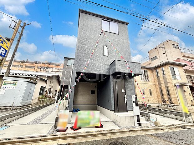 洗練された外観、上質な住空間が広がる室内は永く安心して過ごせる住居です。