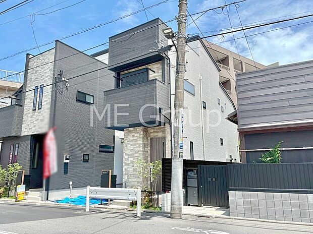 洗練された外観、上質な住空間が広がる室内は永く安心して過ごせる住居です。 