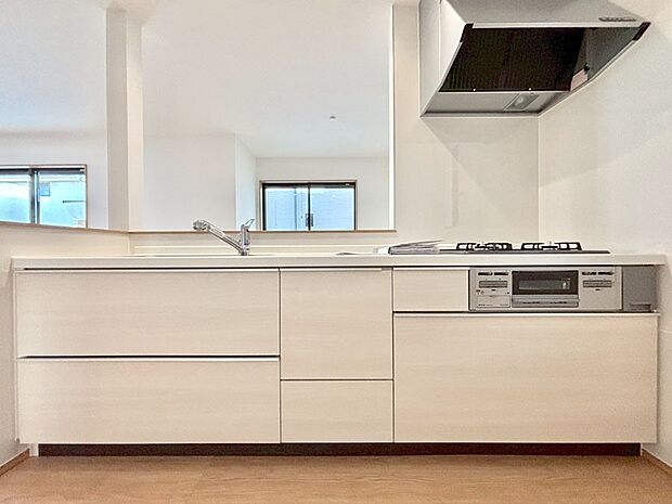 料理をしながらでもご家族との会話を楽しめる対面キッチン