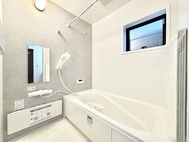 落ち着いた雰囲気でゆっくりお寛ぎいただけるバスルーム