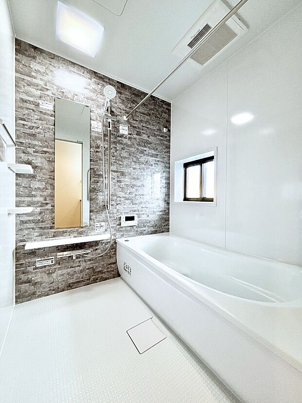 一日の疲れを癒やす大切なバスタイム。ゆっくりとお風呂を楽しんで疲れをとりたいですね!