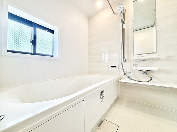 落ち着いた雰囲気でゆっくりお寛ぎいただけるバスルーム