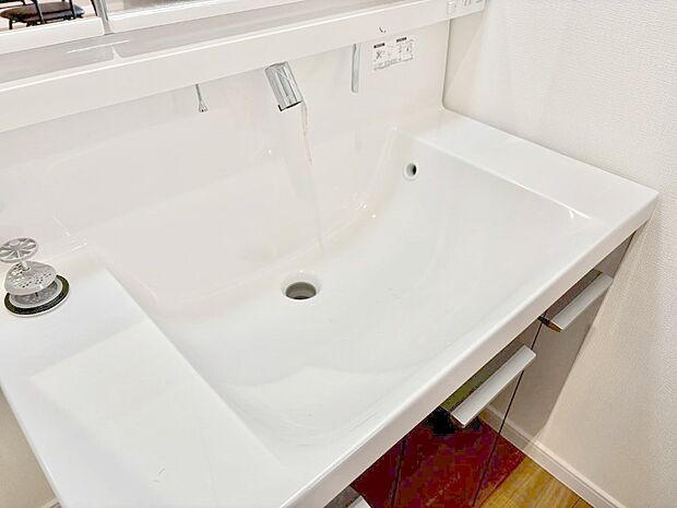 【ハンドシャワー水栓】ハンドシャワー付き！使いやすい洗面台。