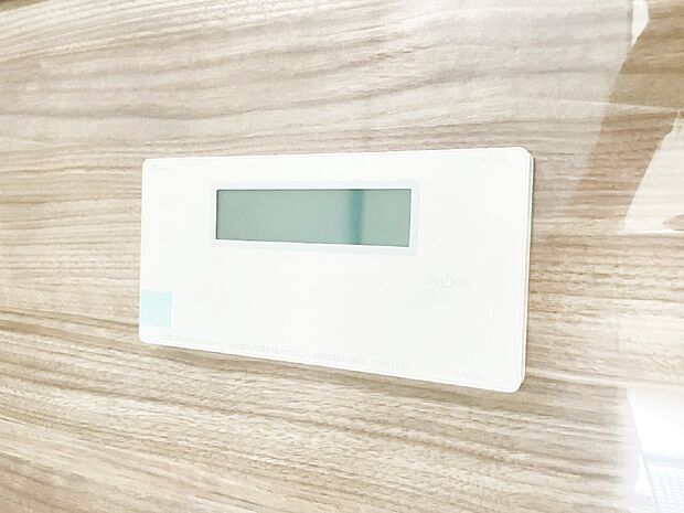 【浴室給湯器スイッチ】スイッチ1つで一定量の湯を浴槽に張ったり、保温や追い焚きが可能！