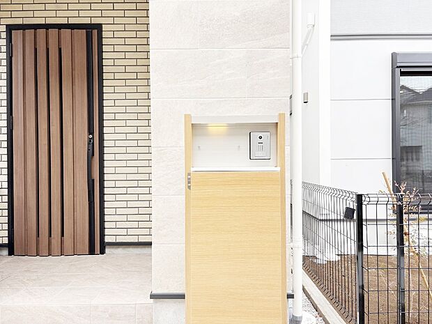 【その他現地】表札・インターホン・ポストをひとつに集約