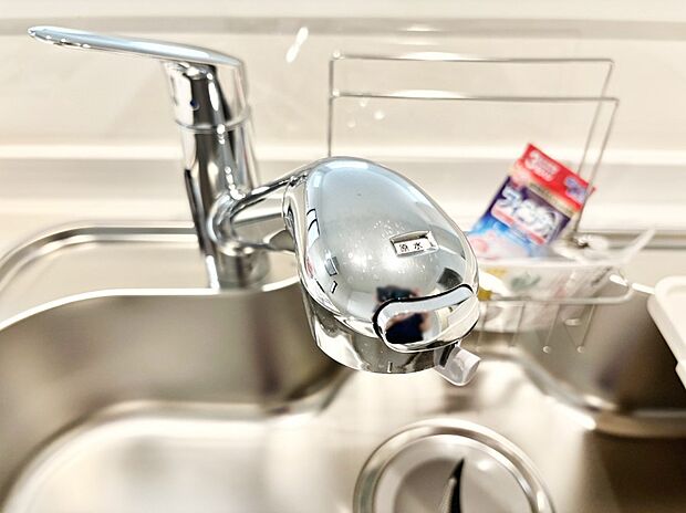 【浄水器】いつでも清潔なおいしいお水を。一つの水栓で水道水と浄水を使い分け。