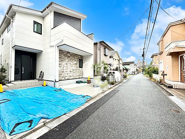 【前面道路含む現地写真】堂々完成！！ ここから始まる新生活を応援いたします！ 