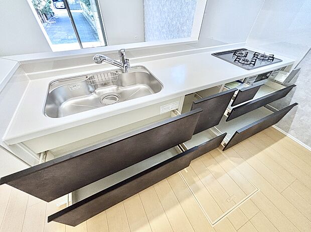 【その他設備(スライド収納)】使いやすさを優先したスライド式収納タイプ！