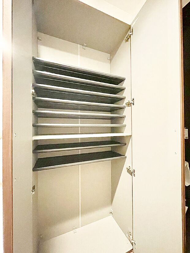 【収納】収納力ある下駄箱の活用で玄関廻りはいつでもスッキリ