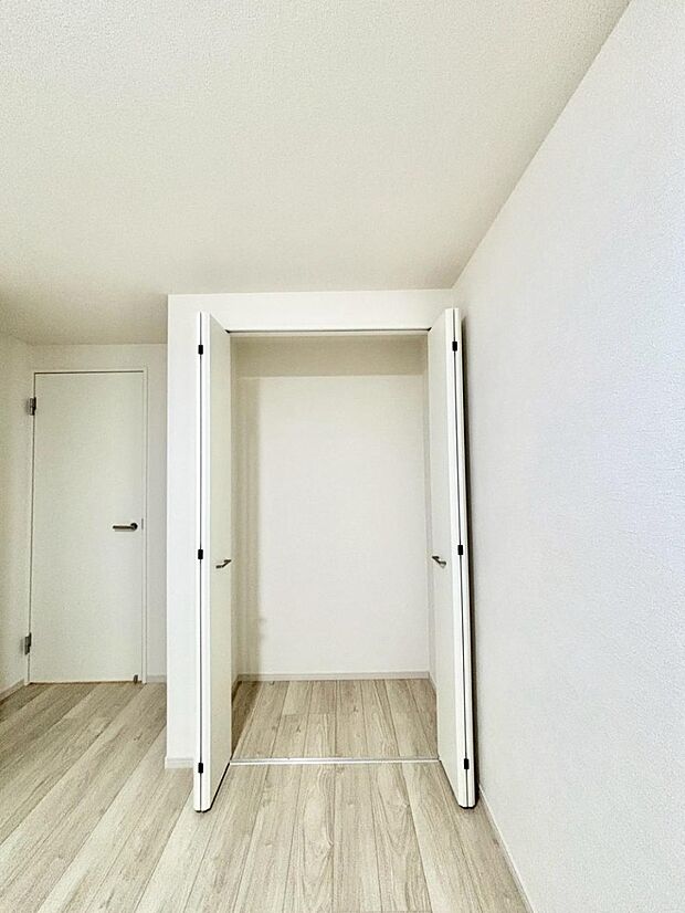 【クローゼット】収納が多いとお部屋を広くお使い頂けます