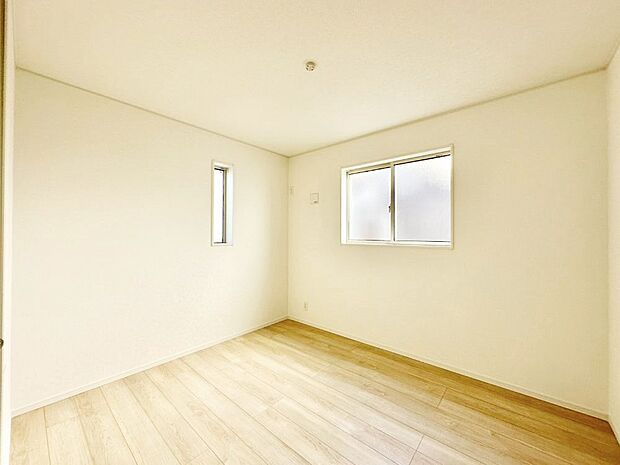 【洋室】爽やかな日差しがお部屋全体を優しく包み込んでくれます