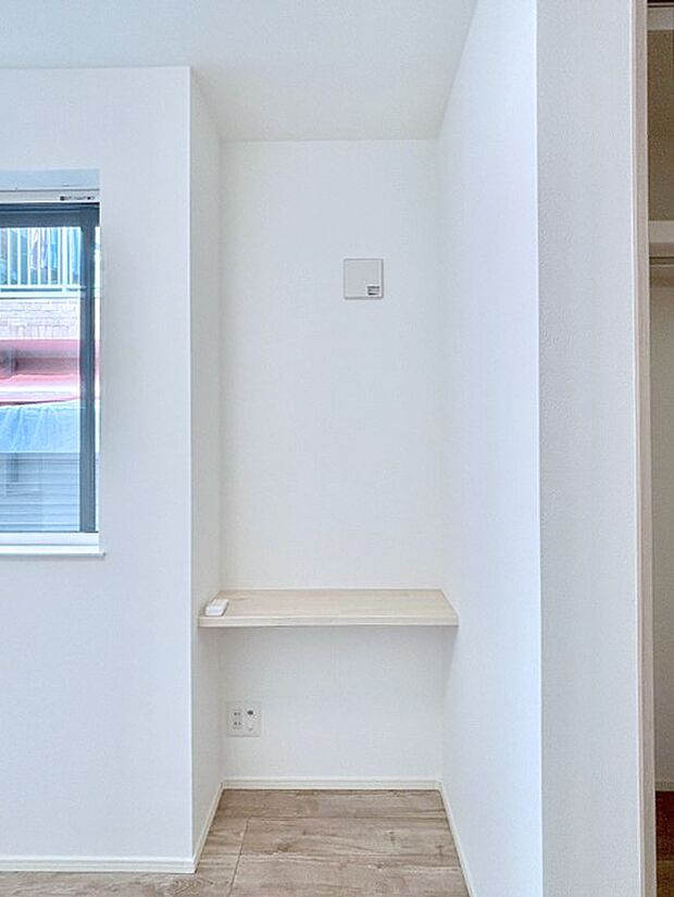 【その他内観】洋室のカウンタースペース