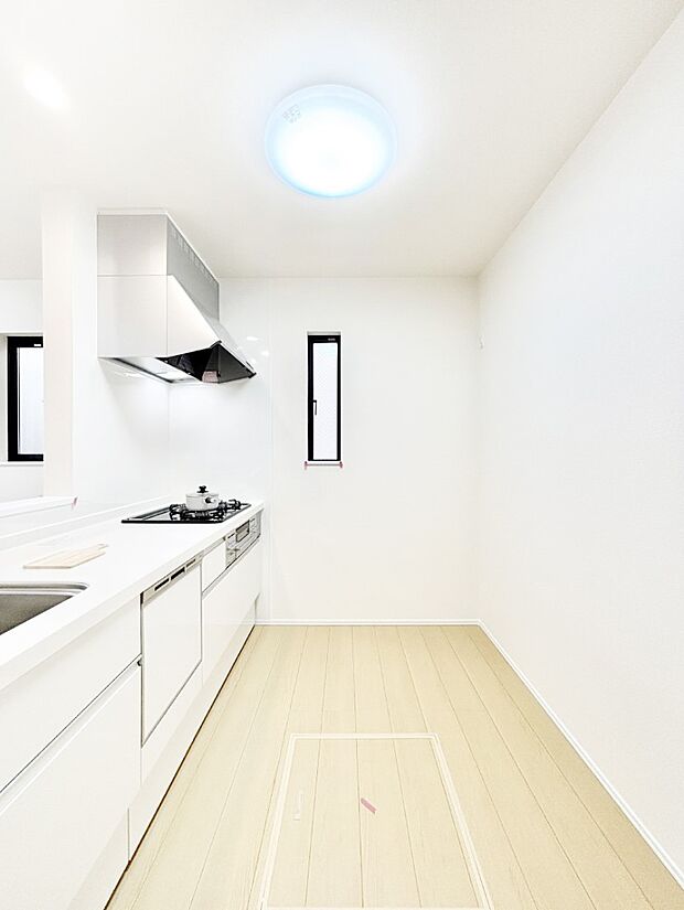 【キッチン】毎日使うキッチンだから、使いやすさ＆お手入れのしやすさにこだわりました。 