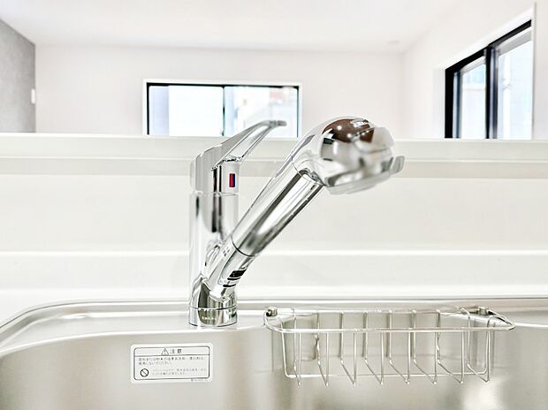 【浄水器】いつでも清潔なおいしいお水を。一つの水栓で水道水と浄水を使い分け。