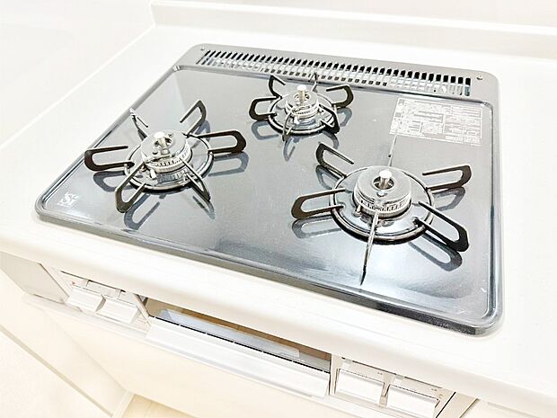 【ガスコンロ】三口ガスコンロでお料理が一気にはかどりそう  