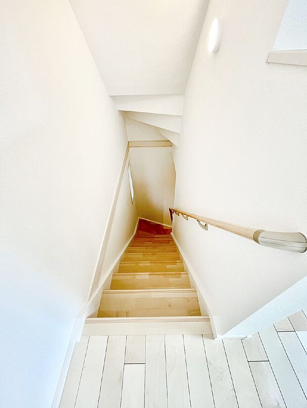 【収納】掃除用具や生活雑貨の保管に便利な廊下収納  