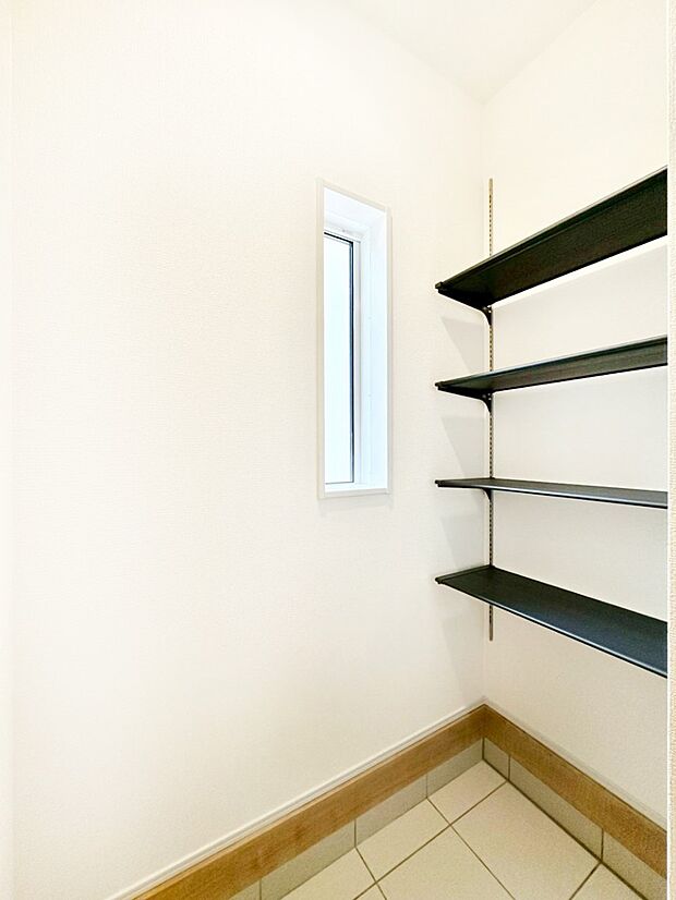 【室内物干し】室内物干しポール。梅雨や花粉の時期に大活躍します。  