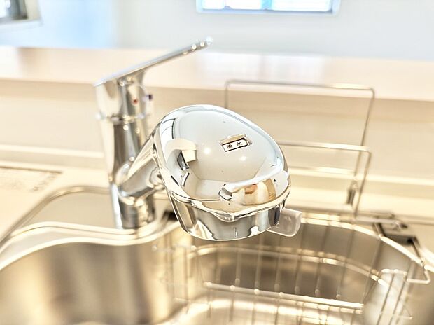 【その他設備(蛇口一体型浄水器)】いつでも清潔なおいしいお水を。一つの水栓で水道水と浄水を使い分け。