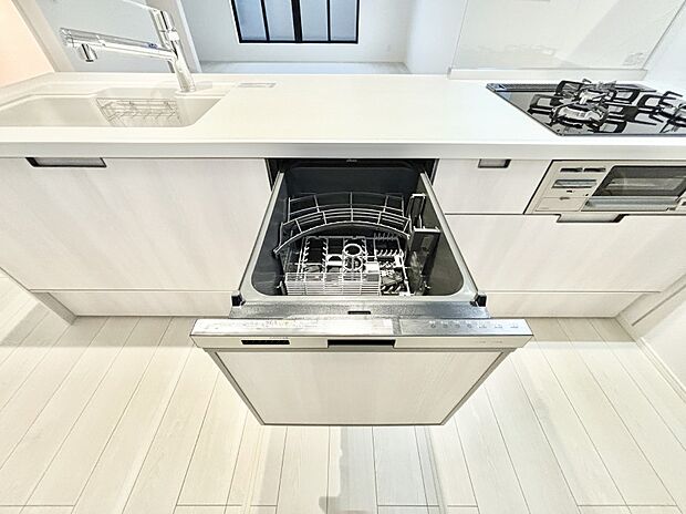 【その他設備(食洗機)】面倒なお片づけは食洗機にお任せ!家事の負担が減って、時間にも気持ちにもゆとりができます。