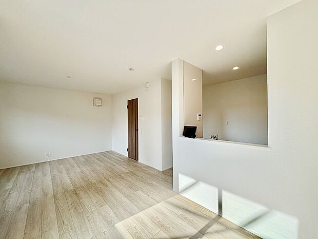 【ダイニング】家族が自然と集まる憩いのスペースになりそう　