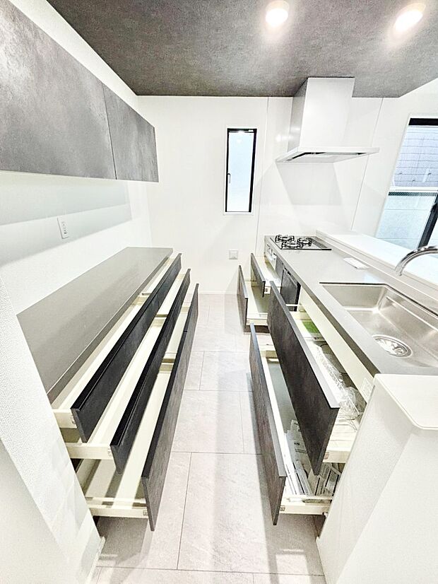 【その他設備(スライド収納)】使いやすさを優先したスライド式収納タイプ！