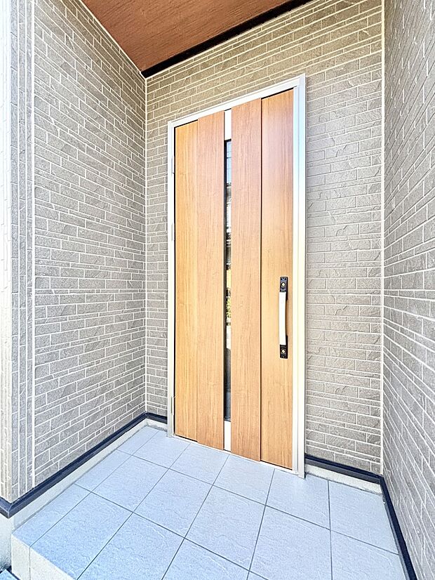 【玄関】大切な家族、来客を出迎える玄関。 