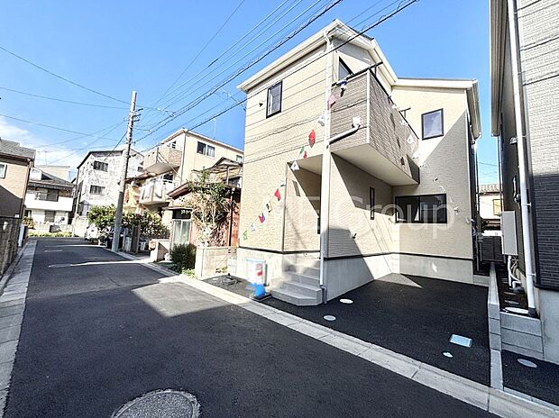 【前面道路含む現地写真】前面道路はきちんと整備されています  