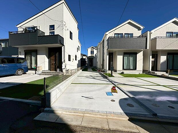 【駐車場】駐車2台可能！急なお客様の駐車に。また、ご家族の自転車スペースとしても大活躍。