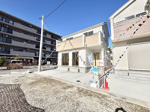 【前面道路含む現地写真】前面道路はきちんと整備されています