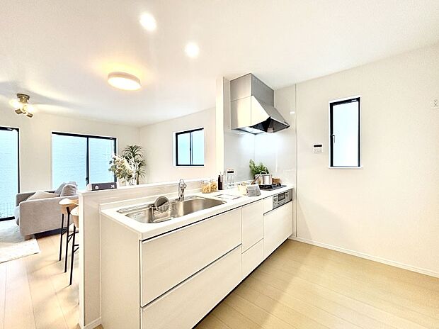 【キッチン】ゆとりあるキッチンではご家族と楽しくお料理ができます。