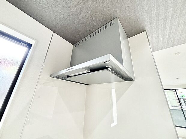 【レンジフード】基本的なお手入れはフィルターのみ!お手入れのしやすさも魅力です。