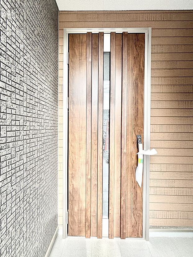 【玄関】大切な家族、来客を出迎える玄関。