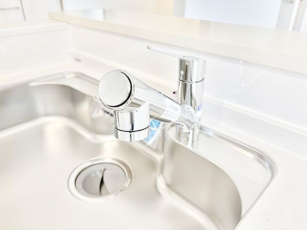 【浄水器】いつでも清潔なおいしいお水を。一つの水栓で水道水と浄水を使い分け。