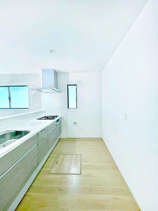 【キッチン】ゆとりあるキッチンではご家族と楽しくお料理ができます。