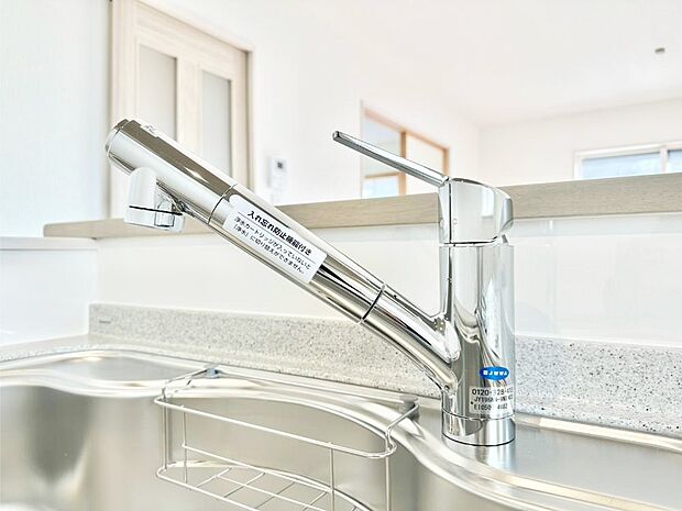 【蛇口一体型浄水器】いつでも清潔なおいしいお水を。一つの水栓で水道水と浄水を使い分け。